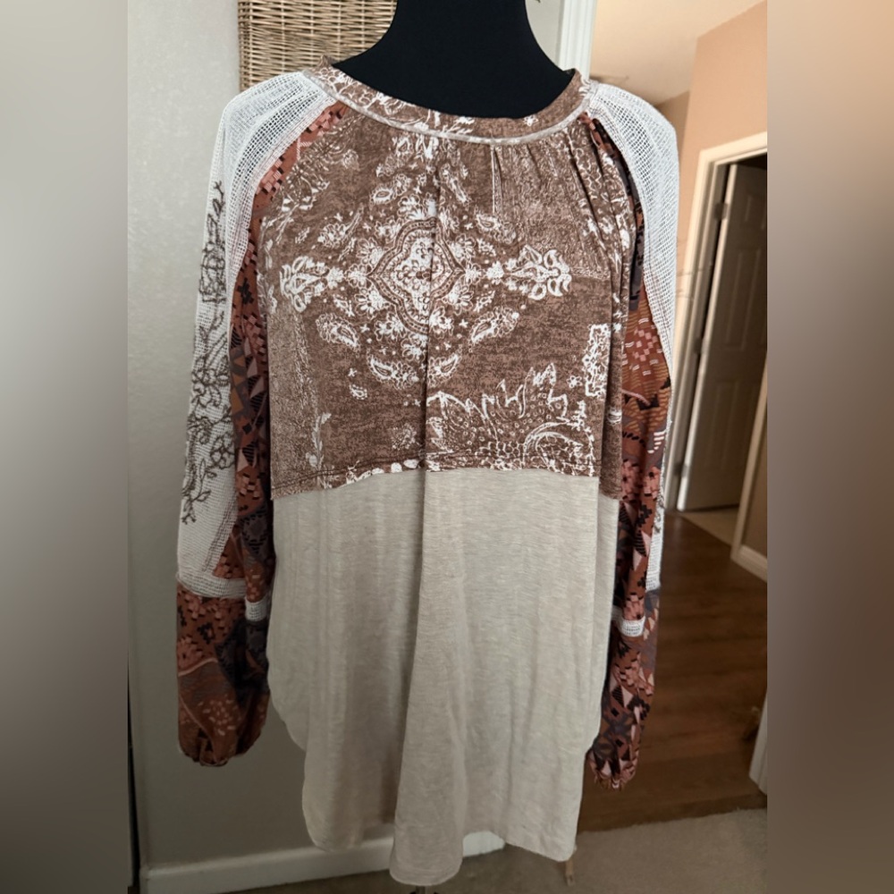 gimmicks by BKE Brown and Cream Patchwork Raglan Pullover